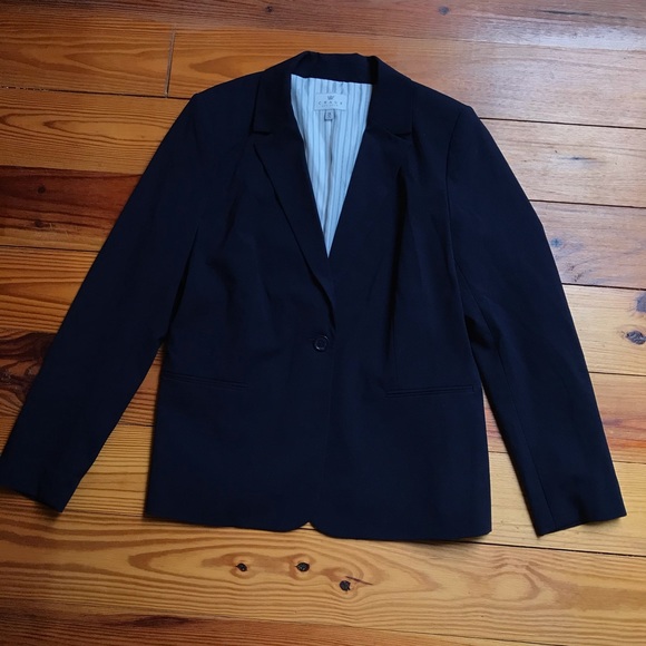 Chaus Navy One-Button Blazer, EUC, 12 - Picture 3 of 12